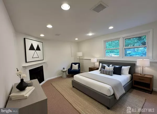 West Windsor, NJ 08550,12 ZIFF LA