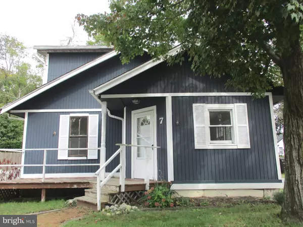 7 ERIC RD, Mullica Hill, NJ 08062