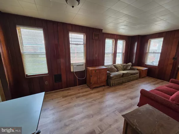 Hamilton, NJ 08610,157 ANDREW ST
