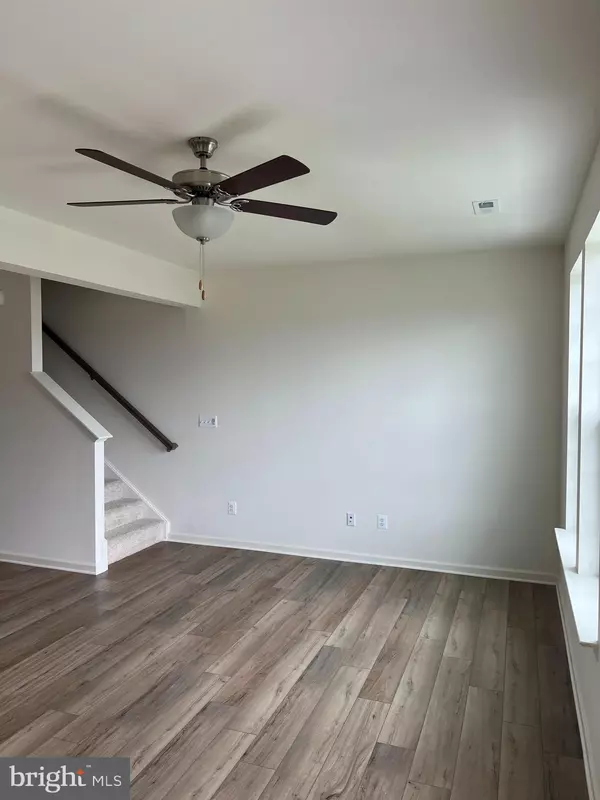 Falling Waters, WV 25419,115 CLIFTON MNR