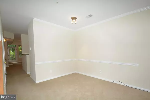 Vienna, VA 22180,2665 MANHATTAN PL #101