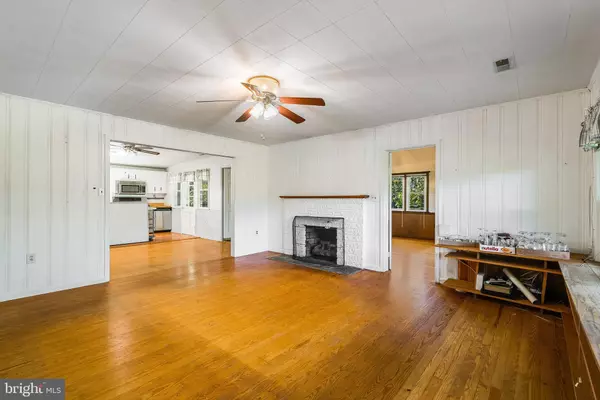 Fort Valley, VA 22652,25 RINKER GATE