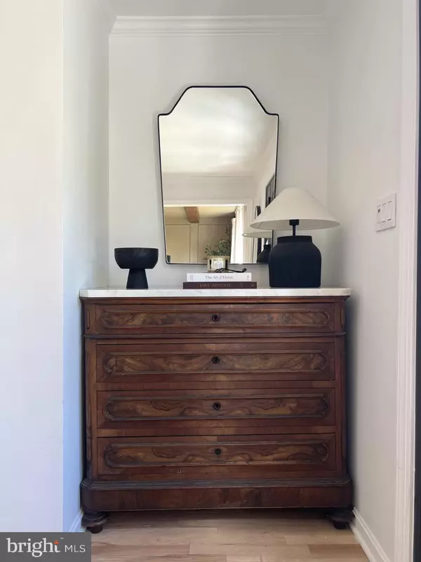 Mclean, VA 22101,1213 PINE HILL RD