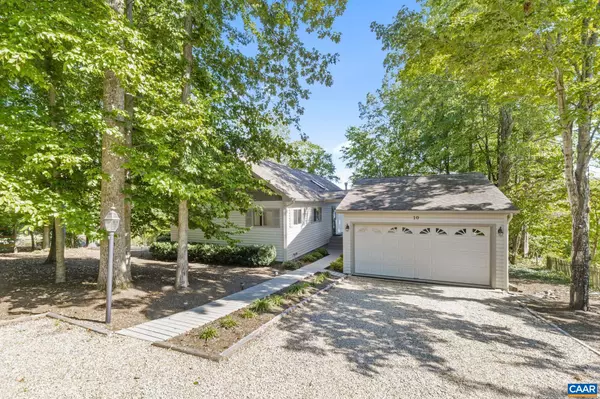 Palmyra, VA 22963,10 PINEKNOLL CIR