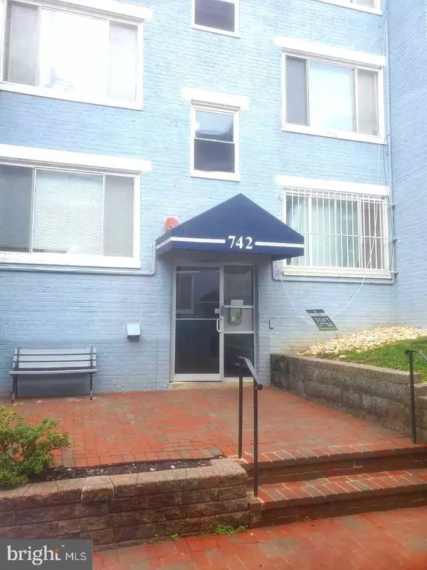 Washington, DC 20032,742 BRANDYWINE ST SE #303