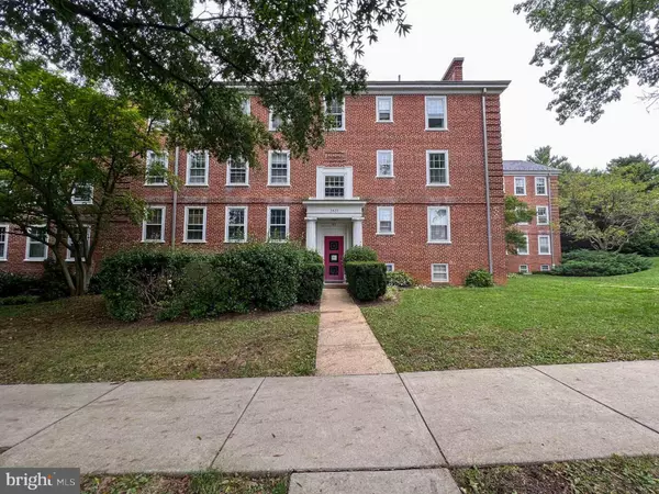 3831 NEWARK ST NW #C447, Washington, DC 20016