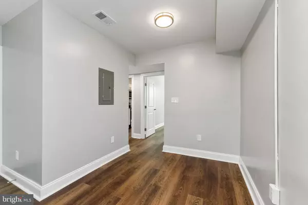 Washington, DC 20002,2021 E ST NE #4