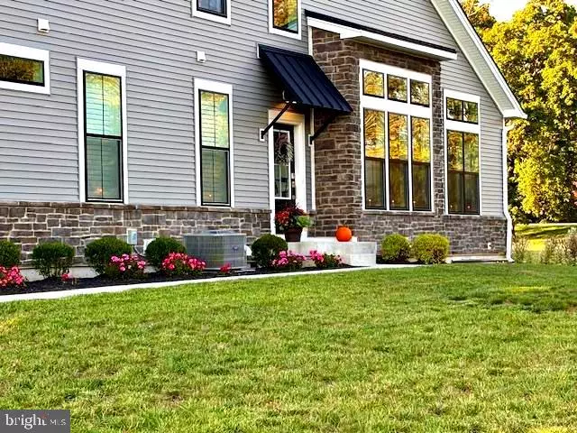 15 UMBRELL DR, Norristown, PA 19403
