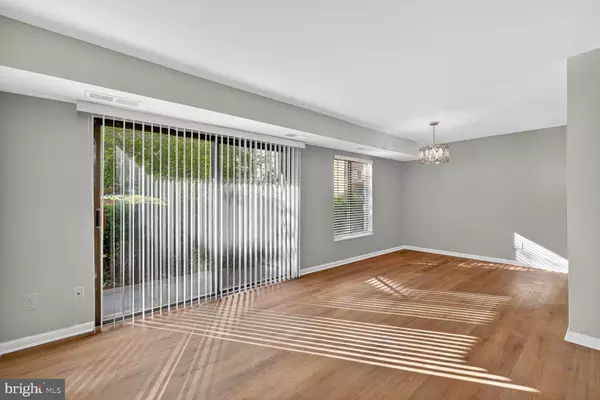 Falls Church, VA 22044,6001 ARLINGTON BLVD #118