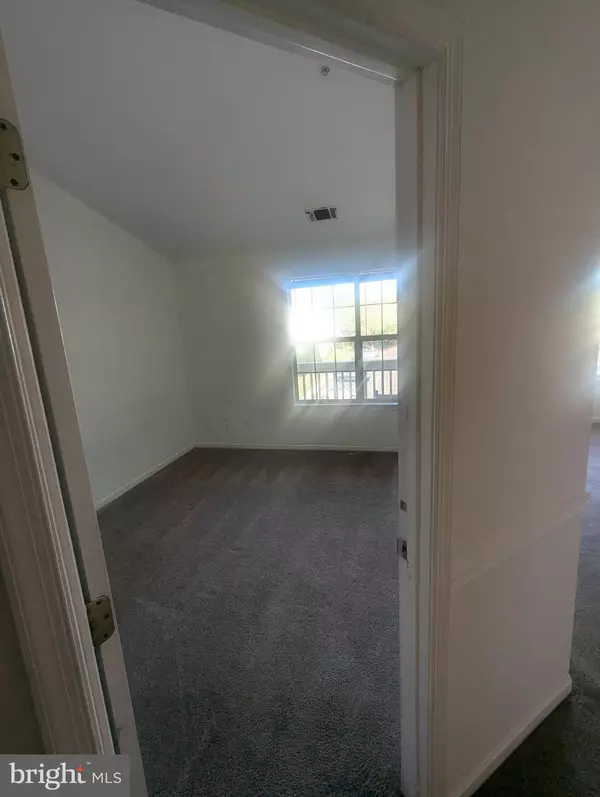Manassas, VA 20109,11010 KOMAN CIR #301