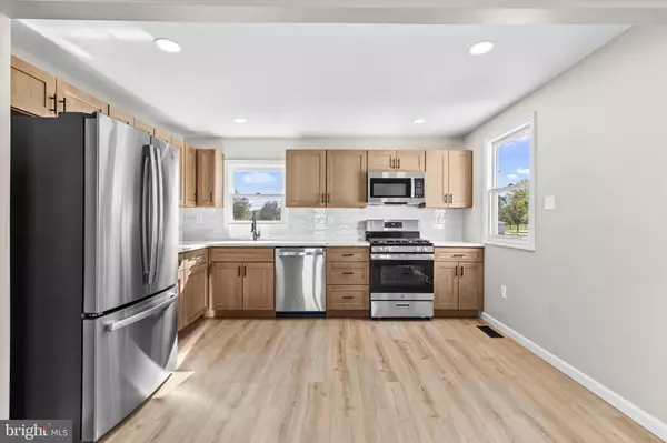 York, PA 17402,3738 STUART DR