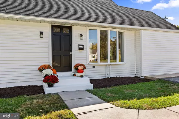 York, PA 17402,3738 STUART DR