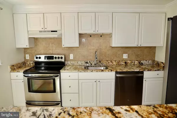 Burke, VA 22015,5841 PARAKEET DR