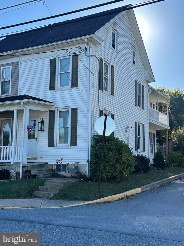 110 CHURCH ST, Seven Valleys, PA 17360