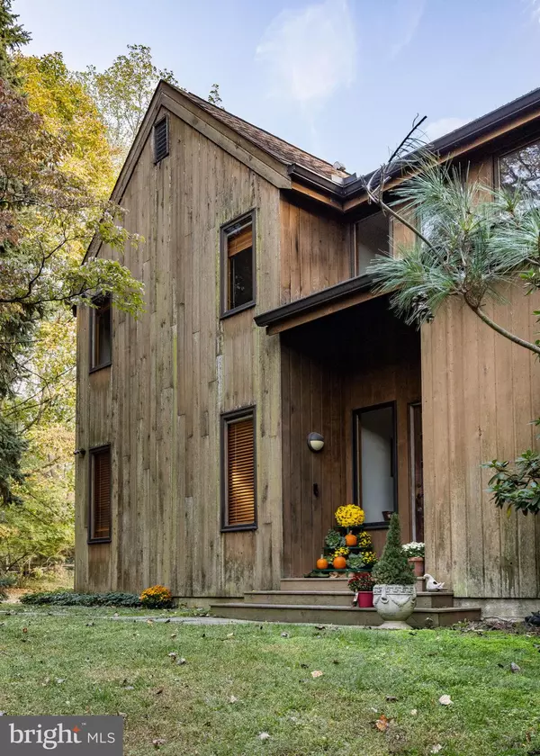 Conshohocken, PA 19428,640 HARTS RIDGE RD