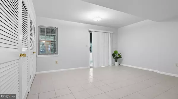 Gaithersburg, MD 20878,15526 OWENS GLEN TER