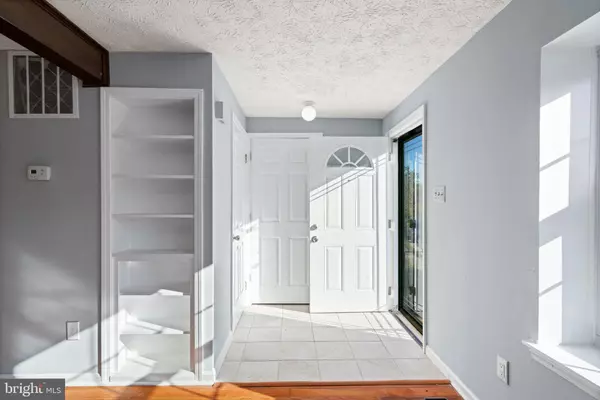 Centreville, VA 20121,5936 SPRUCE RUN CT