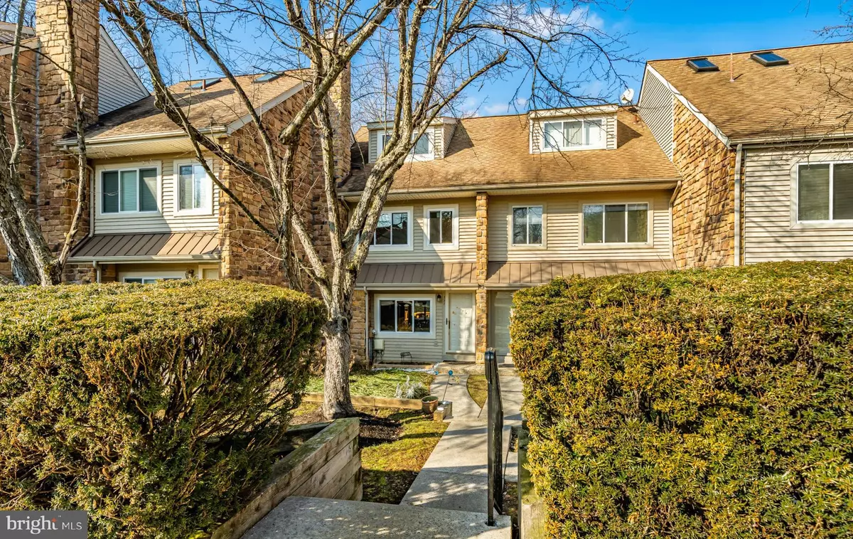 Chesterbrook, PA 19087,227 CARRIAGE CT