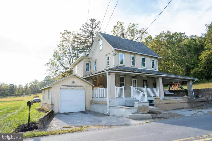 722 FRANKLIN ST, Alburtis, PA 18011