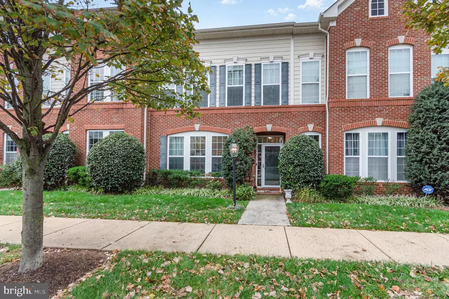 19477 PROMENADE DR, Leesburg, VA 20176