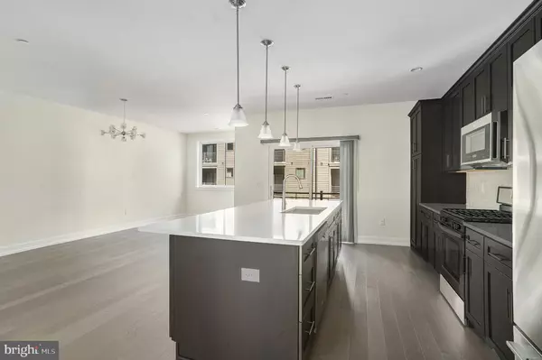 906 LAKEVIEW CT #31 UPPER, King Of Prussia, PA 19406