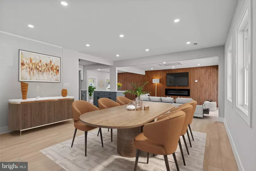 28 RAINBOW LN, Levittown, PA 19055