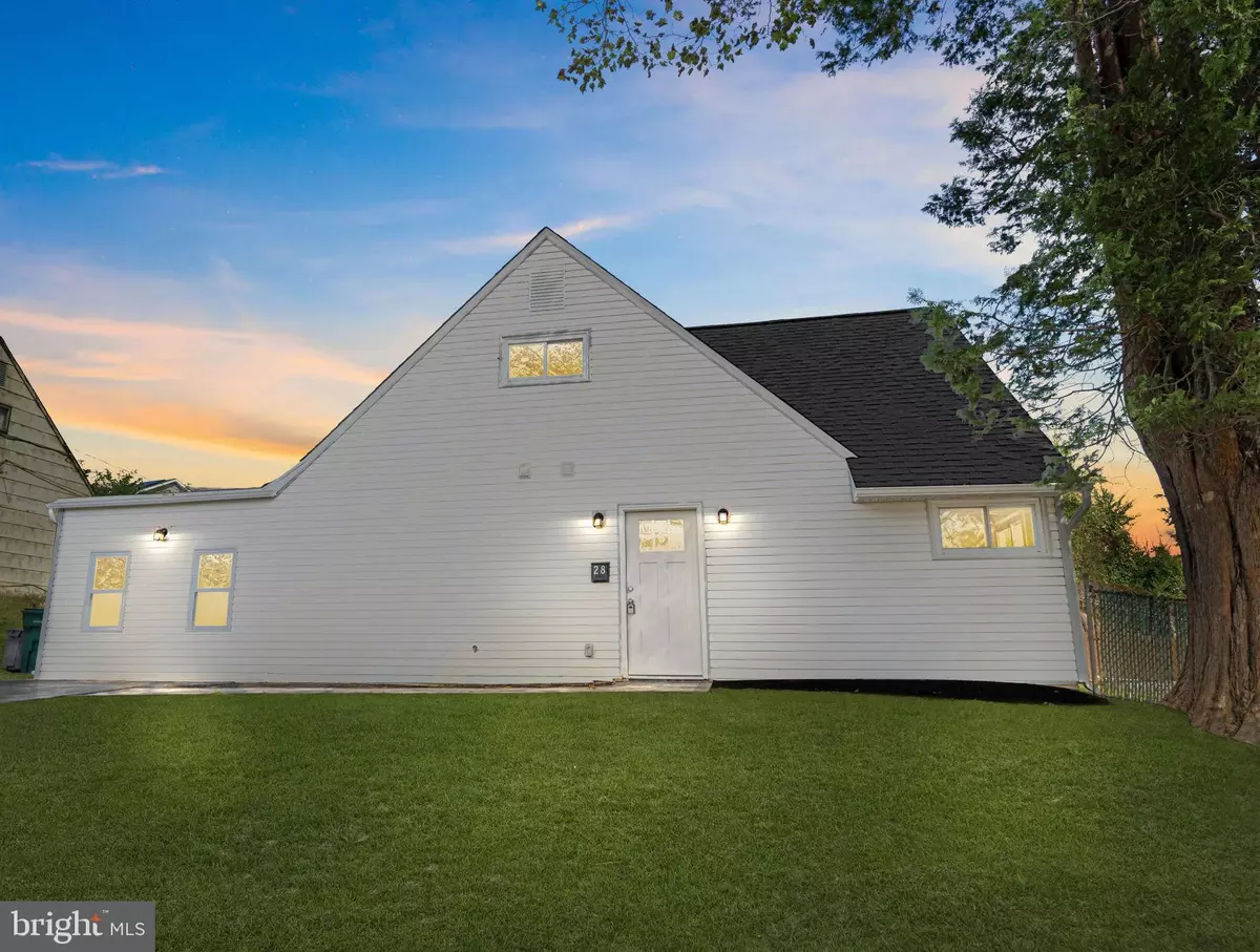 Levittown, PA 19055,28 RAINBOW LN
