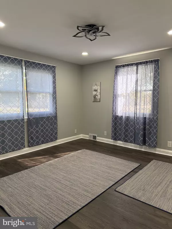 Baltimore, MD 21225,106 TOWNSEND AVE