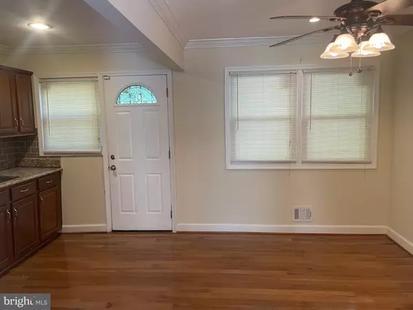 Oxon Hill, MD 20745,5102 GLASSMANOR DR