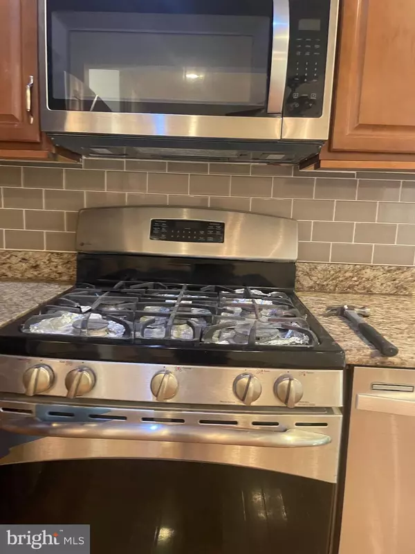 Oxon Hill, MD 20745,5102 GLASSMANOR DR