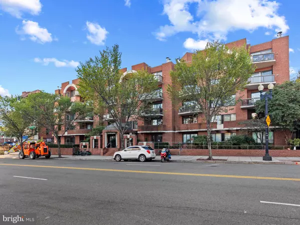 2320 WISCONSIN AVE NW #206, Washington, DC 20007