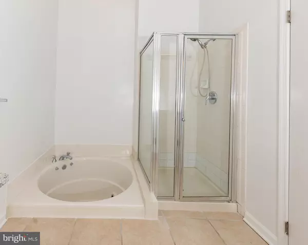 Centreville, VA 20121,14079 RED RIVER DR