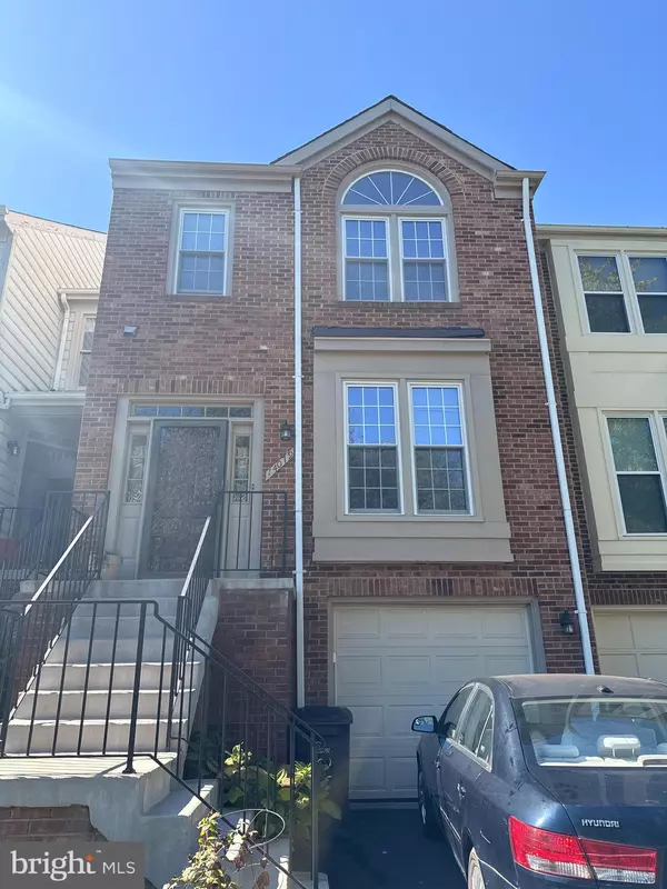 Centreville, VA 20121,14079 RED RIVER DR