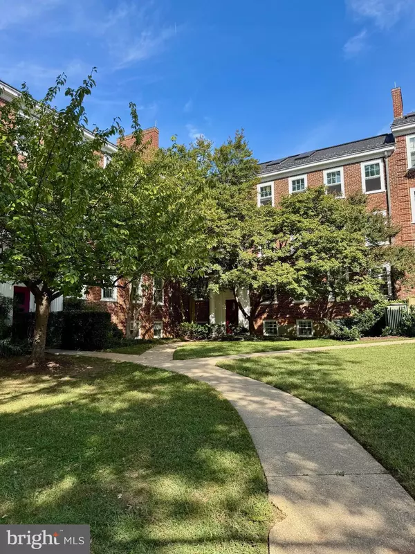 3631 39TH ST NW #A313, Washington, DC 20016