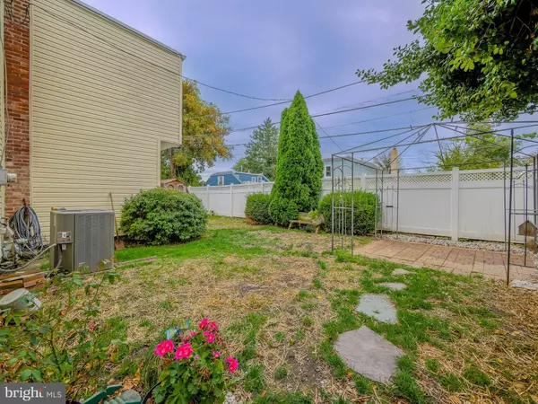 Aldan, PA 19018,806 W PENN PINES BLVD