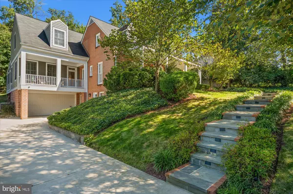 6209 FOXCROFT RD, Alexandria, VA 22307