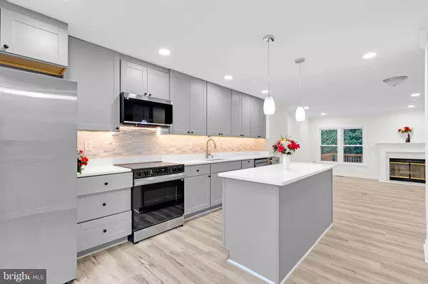 Springfield, VA 22152,8108 SQUIRREL RUN RD