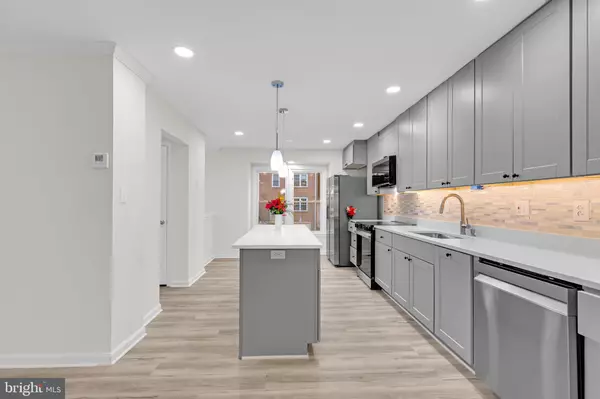 Springfield, VA 22152,8108 SQUIRREL RUN RD