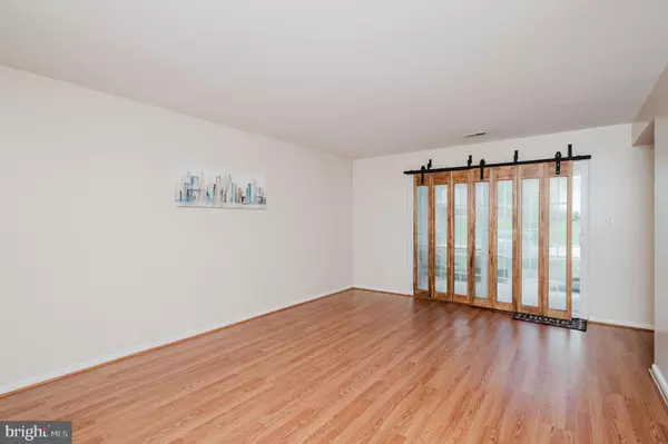 Lutherville Timonium, MD 21093,2 BROOKING CT #102