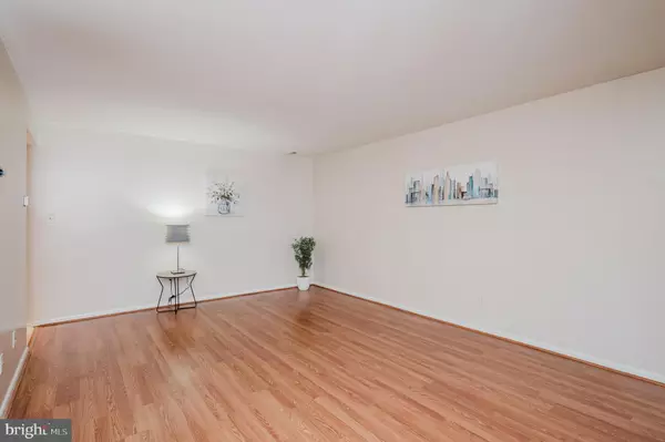 Lutherville Timonium, MD 21093,2 BROOKING CT #102