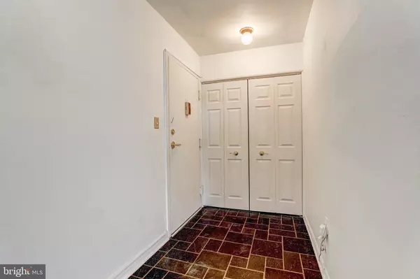 Towson, MD 21204,1 SMETON PL #902