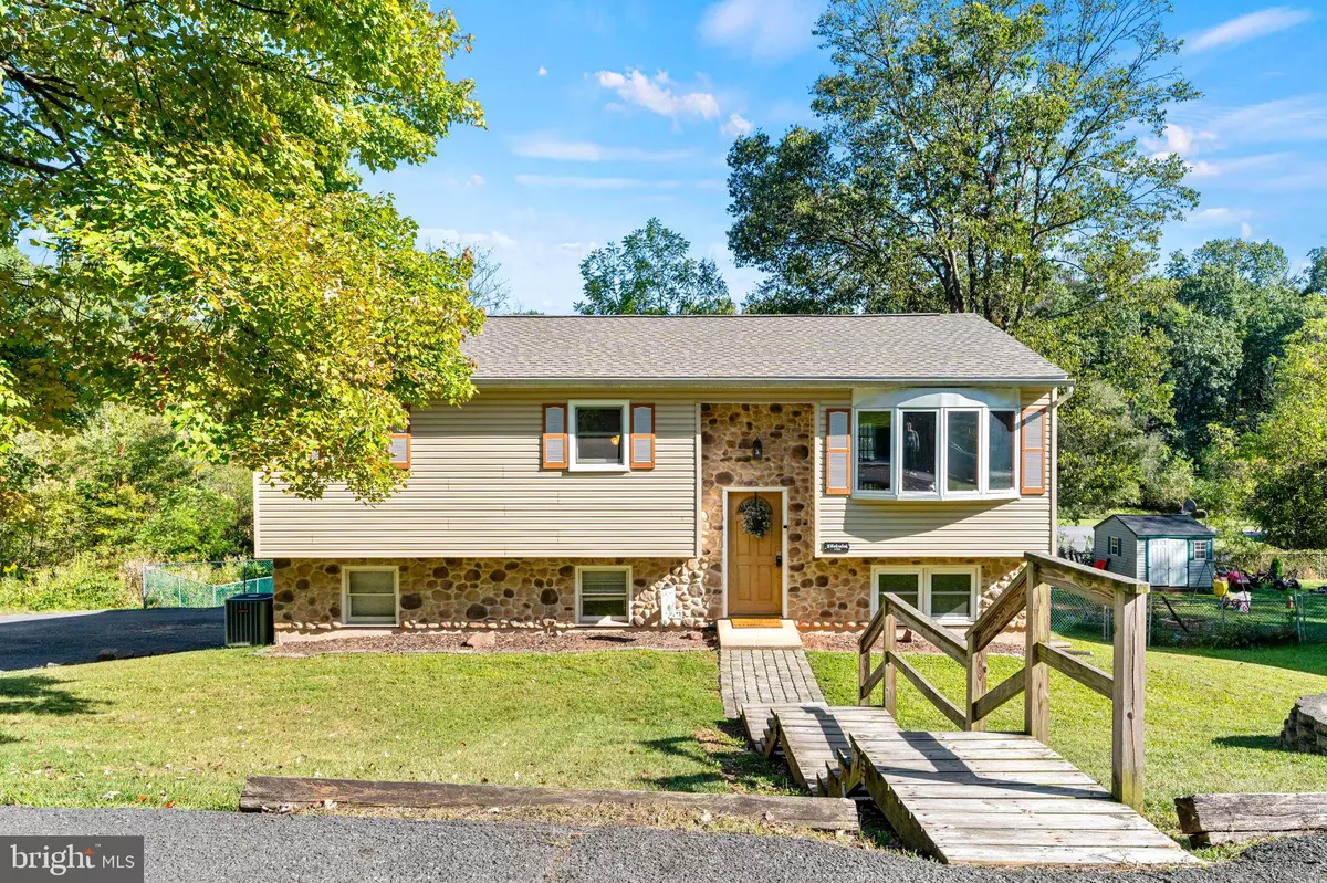 Etters, PA 17319,30 BLACK WALNUT DR