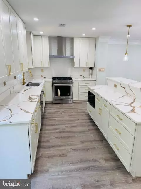 Alexandria, VA 22306,8212 LA FAYE CT