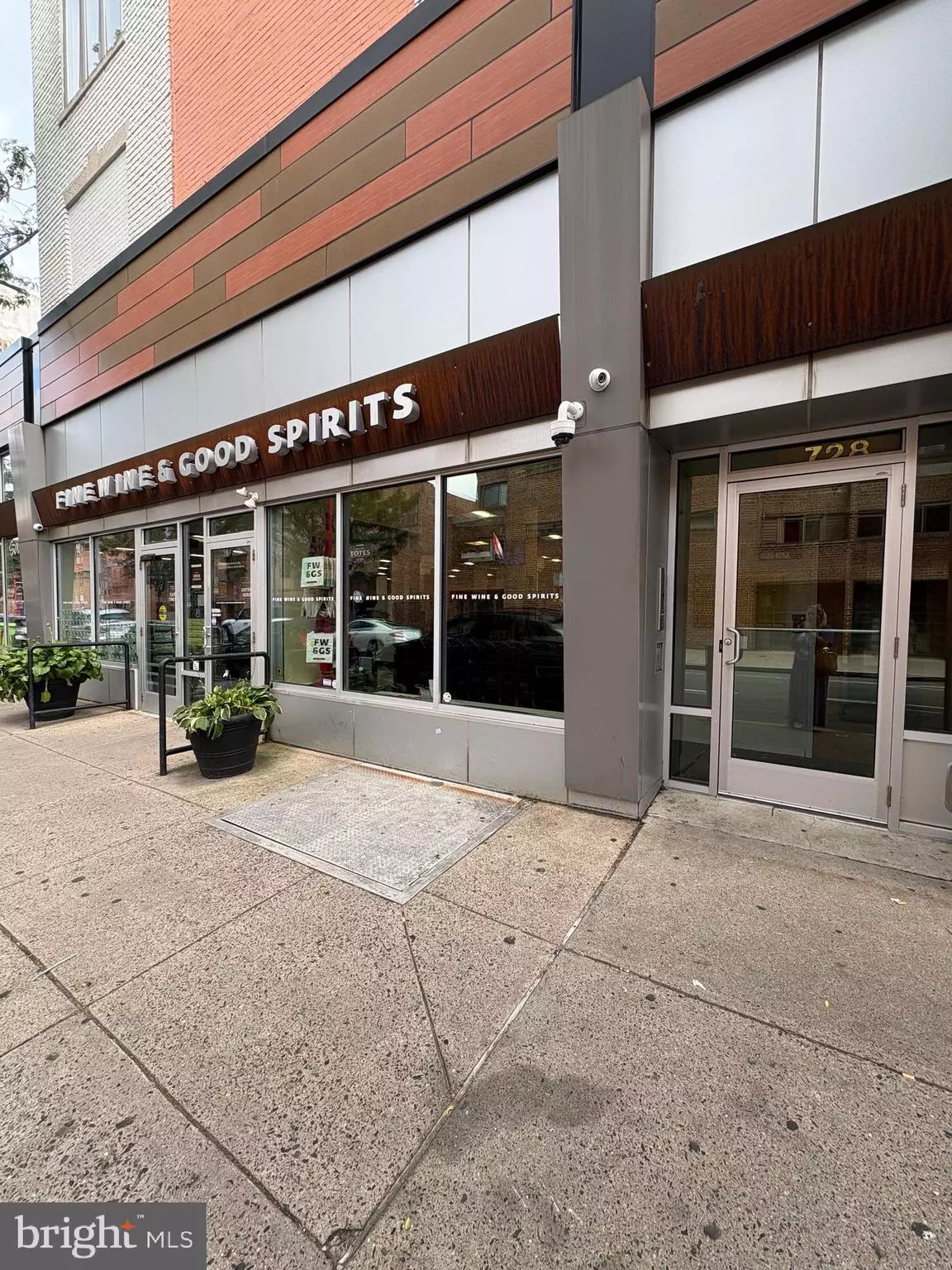 Philadelphia, PA 19147,728 SOUTH ST #APT A