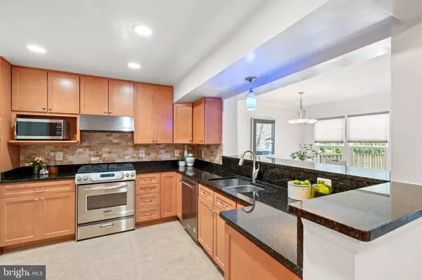 Alexandria, VA 22307,1906 DUFFIELD LN