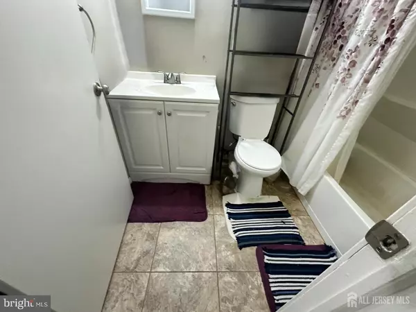 Trenton, NJ 08648,52 JOYNER CT