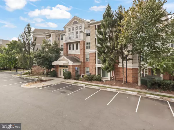 Herndon, VA 20170,12913 ALTON SQ #219