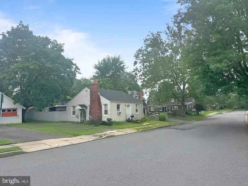 24 SEMINARY AVE, Hopewell, NJ 08525