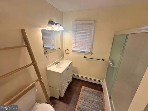 Hopewell, NJ 08525,24 SEMINARY AVE