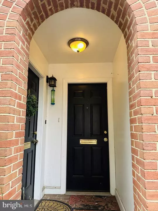 Washington, DC 20003,817 E ST SE #2